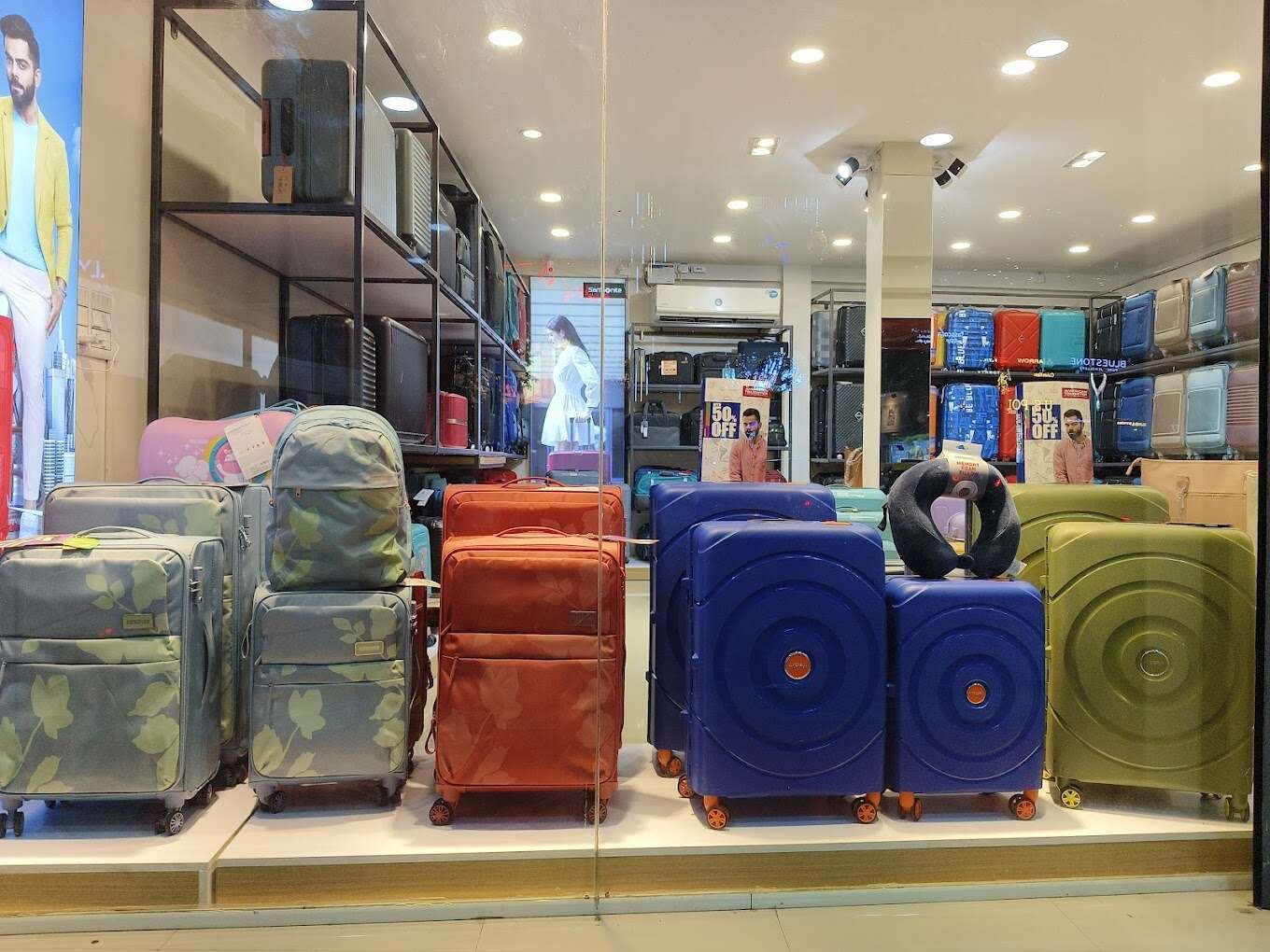 American Tourister 